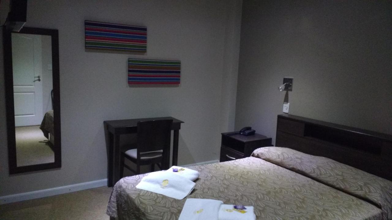 Hotel Lazaro Villa Mercedes Luaran gambar