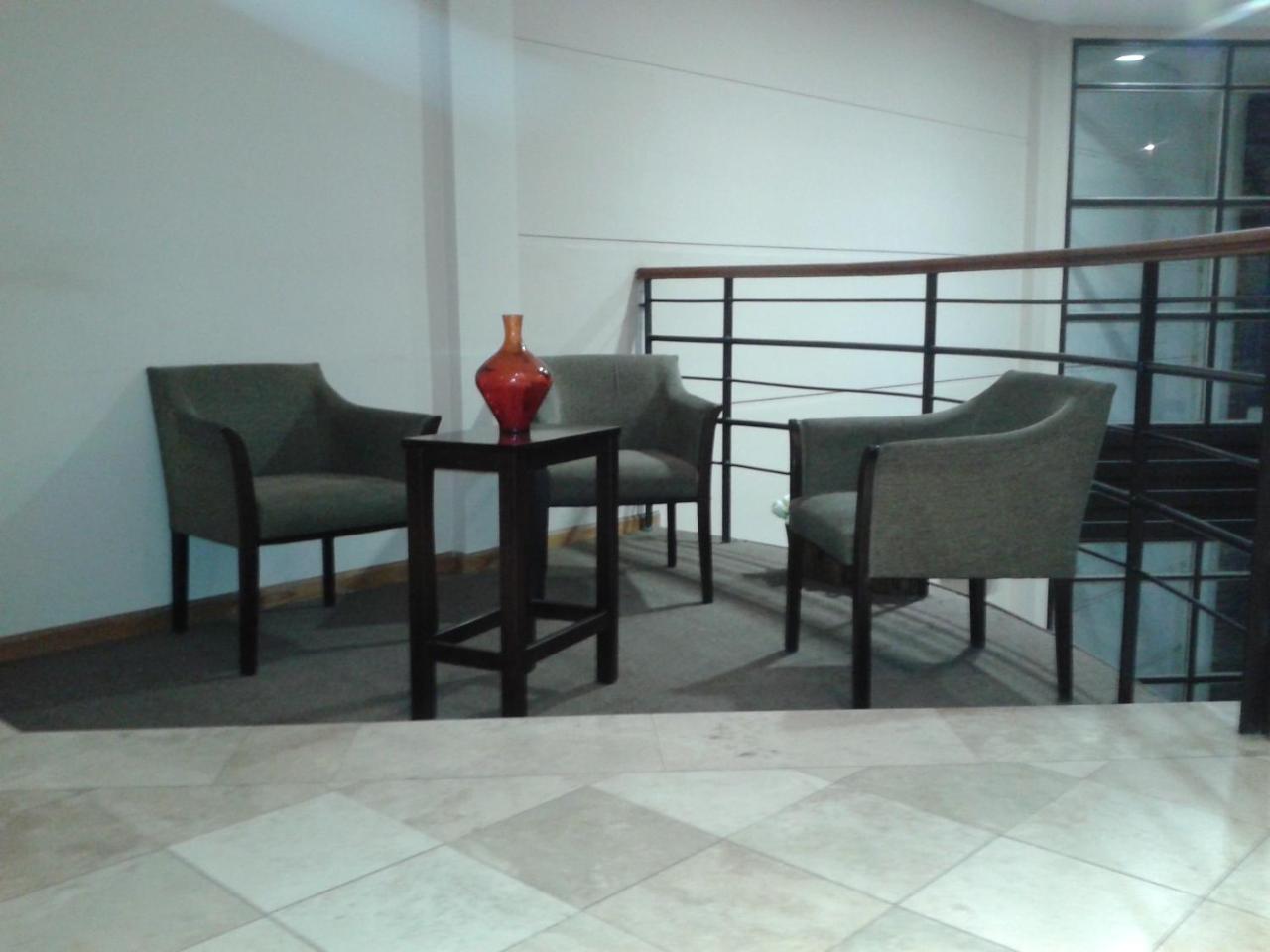 Hotel Lazaro Villa Mercedes Luaran gambar