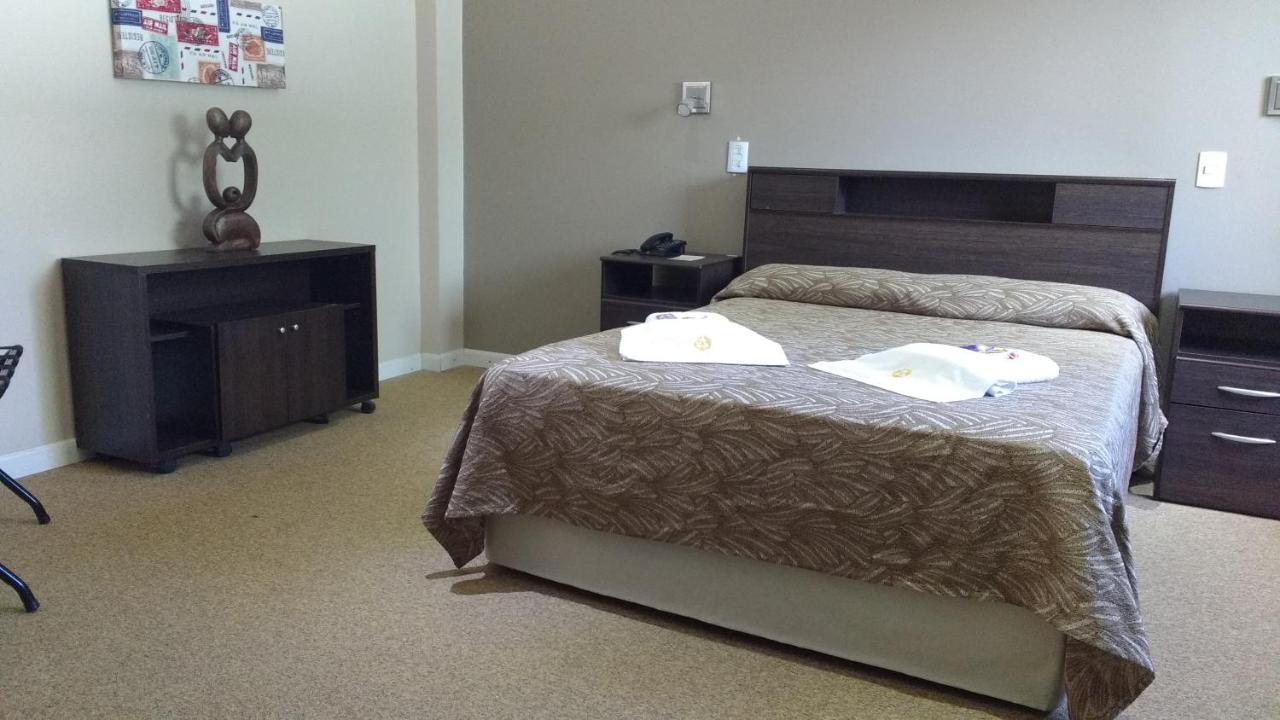 Hotel Lazaro Villa Mercedes Luaran gambar