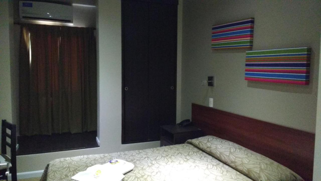 Hotel Lazaro Villa Mercedes Luaran gambar