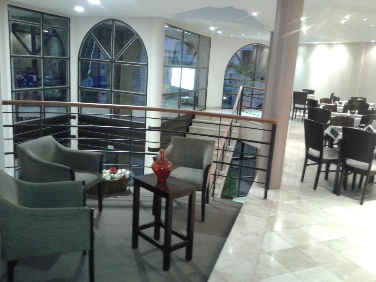 Hotel Lazaro Villa Mercedes Luaran gambar