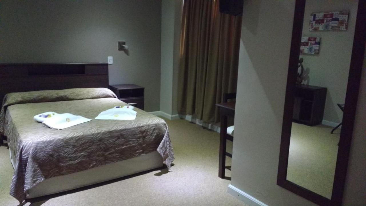 Hotel Lazaro Villa Mercedes Luaran gambar